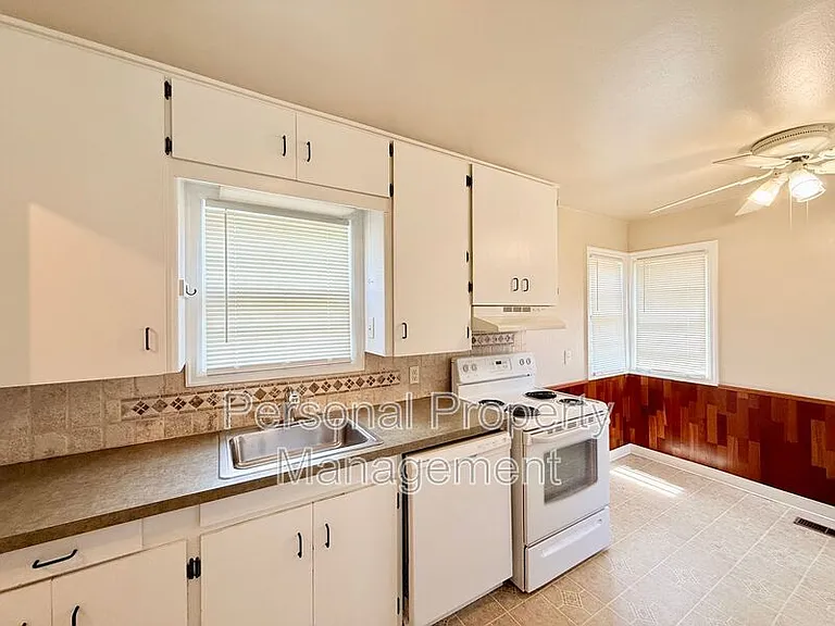 506 W 39th St — Photo 5