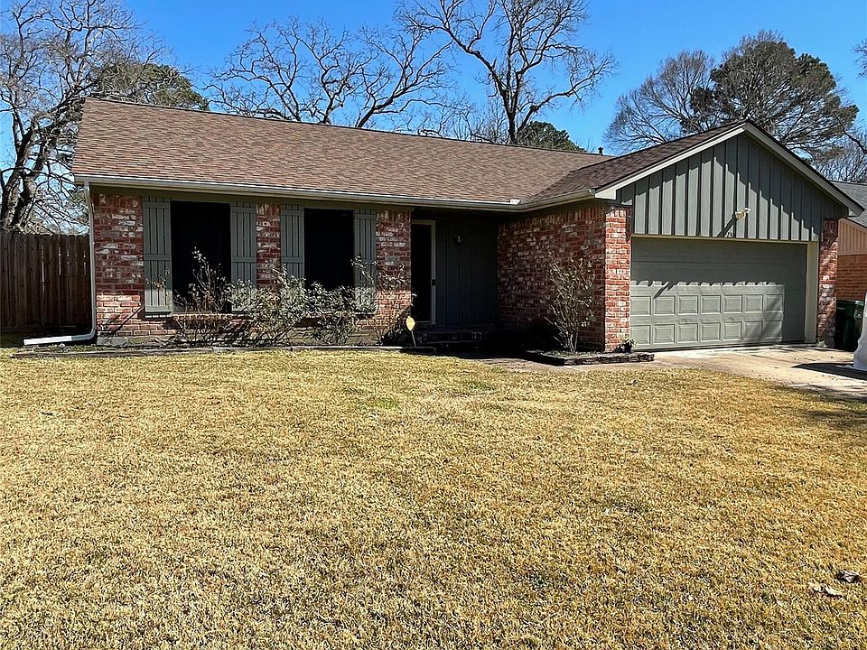 1st image of 230 Oxford Dr