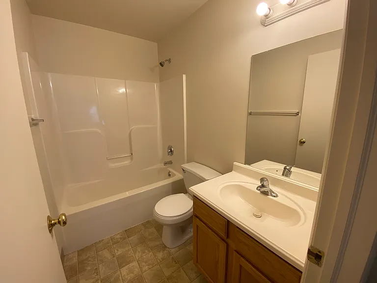 320 Wall St #7 — Photo 6