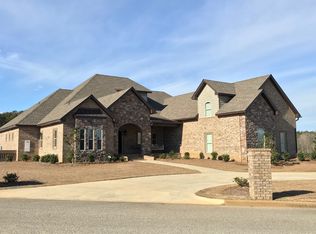 201 Griffingate Dr, Dothan, AL 36350