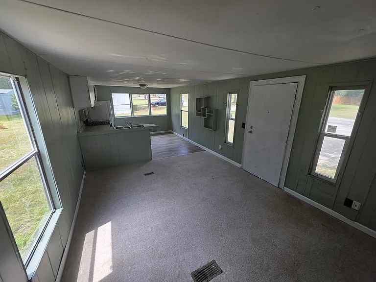 126 Sandy Springs Ln #5 — Photo 3