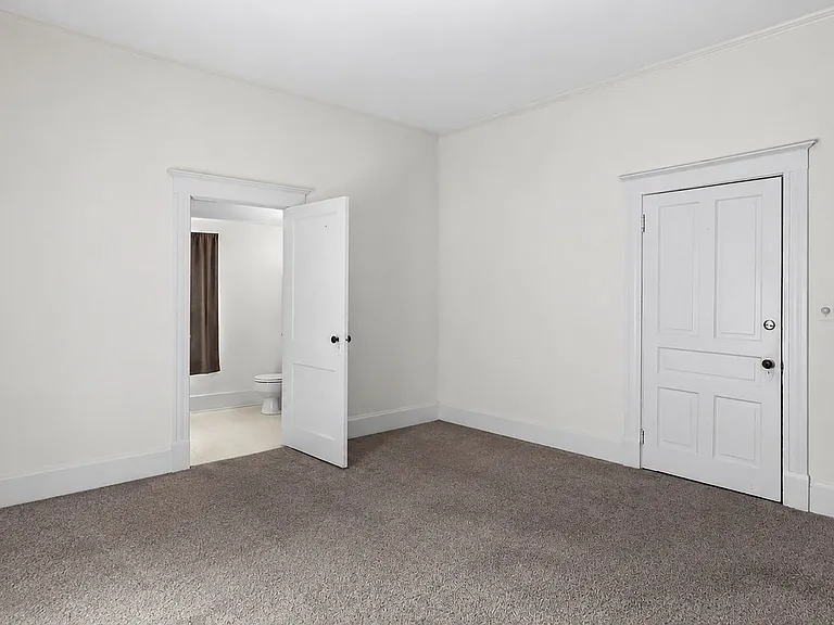 211 Armour St — Photo 16