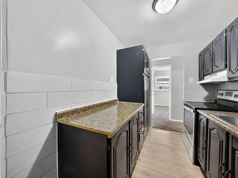 251 Midlothian Rd — Photo 12