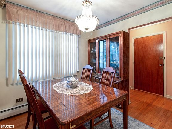 4th image of 1010 Arnold Ct APT 2
