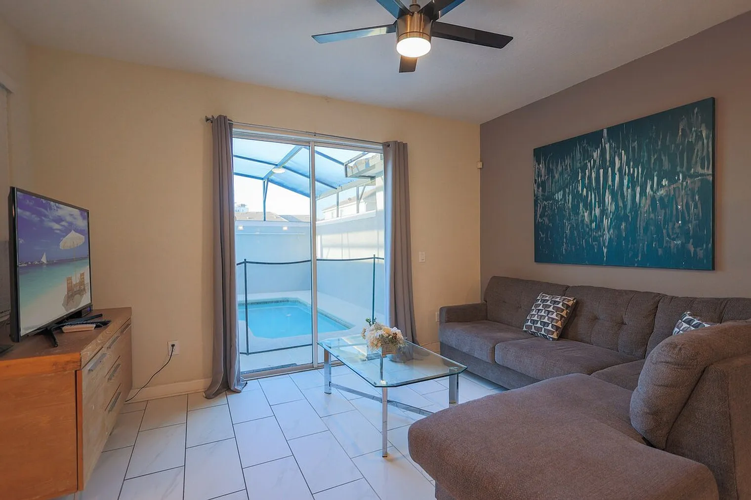 4 bed, 3.0 bath, 1915 sqft, $4,260 — Photo 2