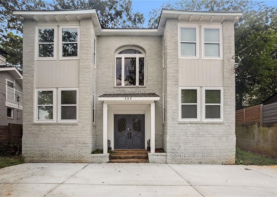 1st image of 559 Parkway Dr NE