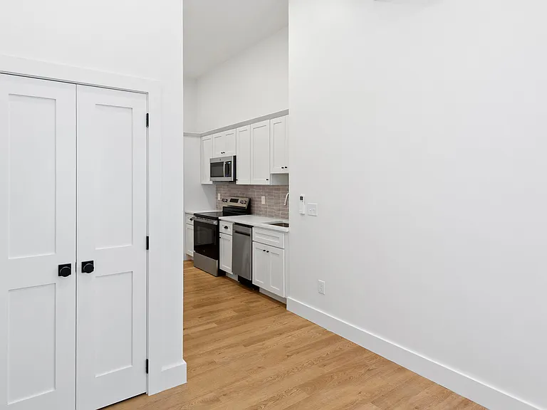 101 Richmond St #212 — Photo 4