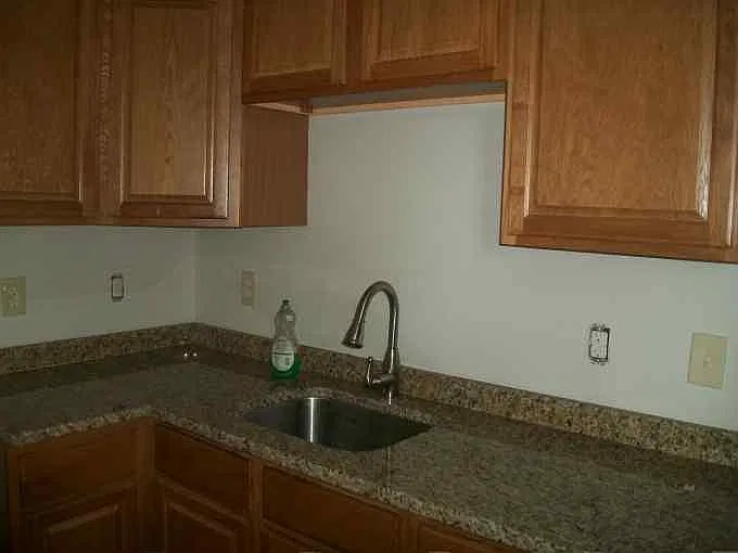 2 bed, 800 sqft, $2,450 — Photo 3