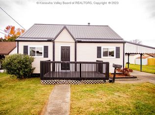 460 Kane St, Milton, WV 25541