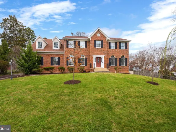 3400 Woodland Ln, Alexandria, VA 22309