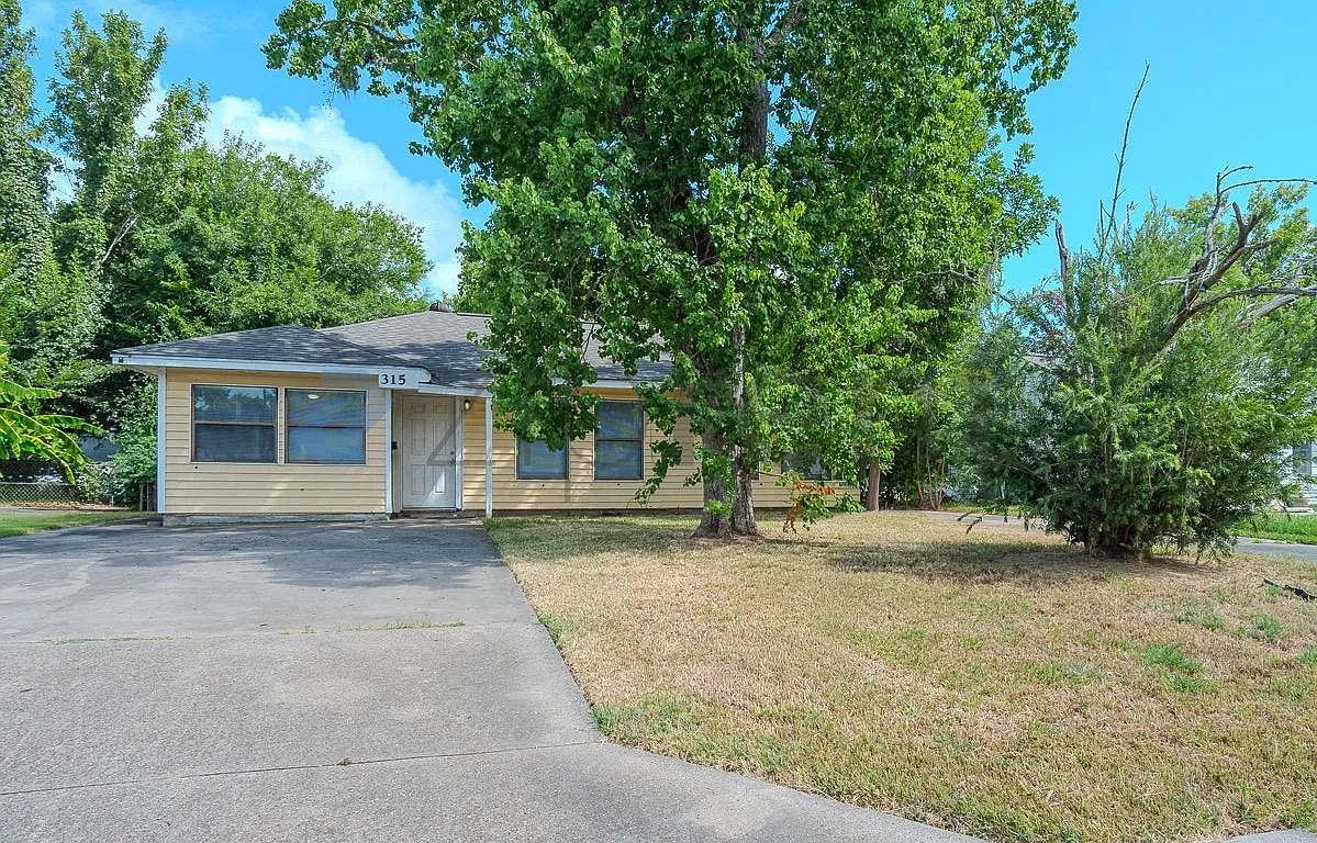 3 bed, 1467 sqft, $1,800 — Photo 1