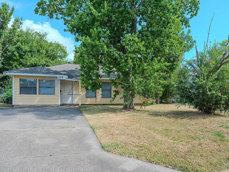 315 Acacia St