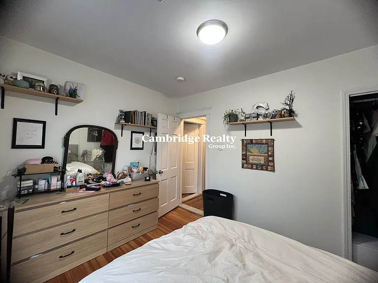 52 Raymond Ave — Photo 10