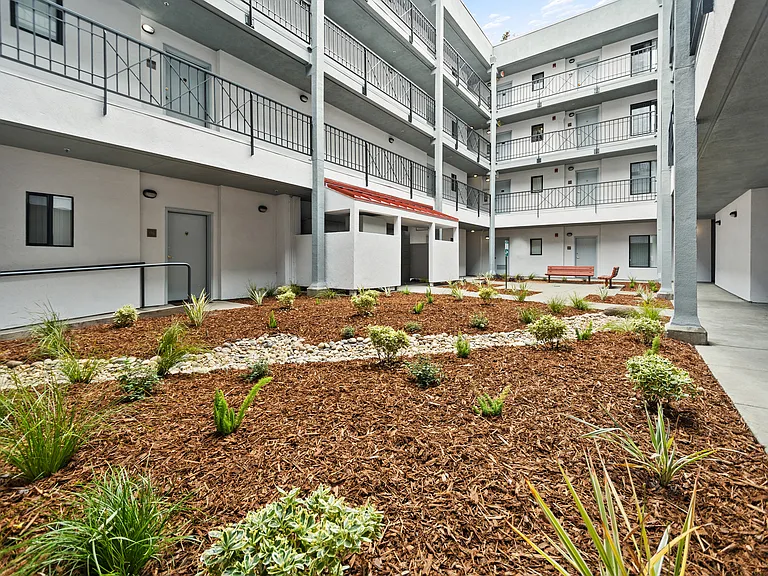 Del Norte Place Apartment Homes — Photo 20