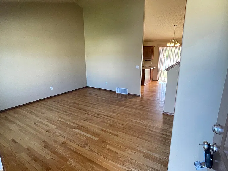 3820 S Morrow Ln — Photo 9