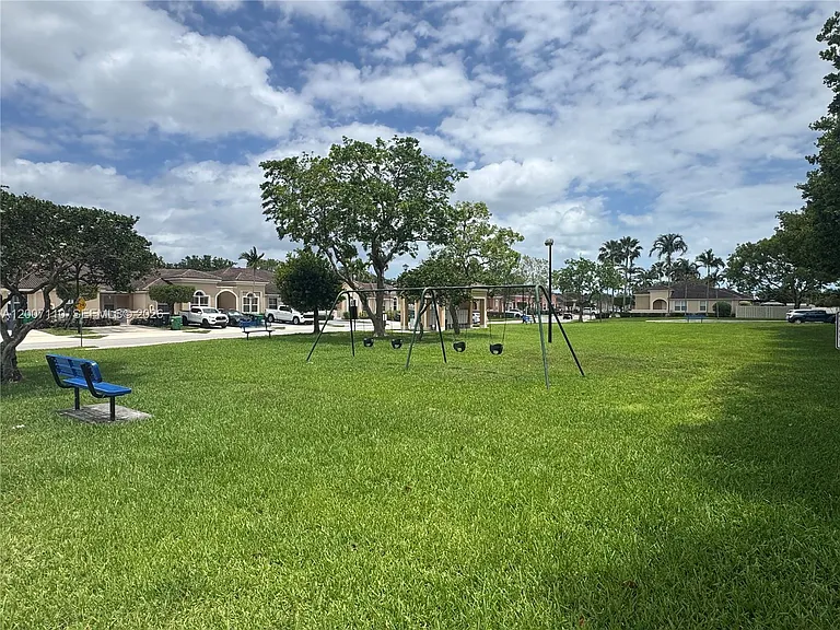 23703 SW 110th Pl #23703 — Photo 40