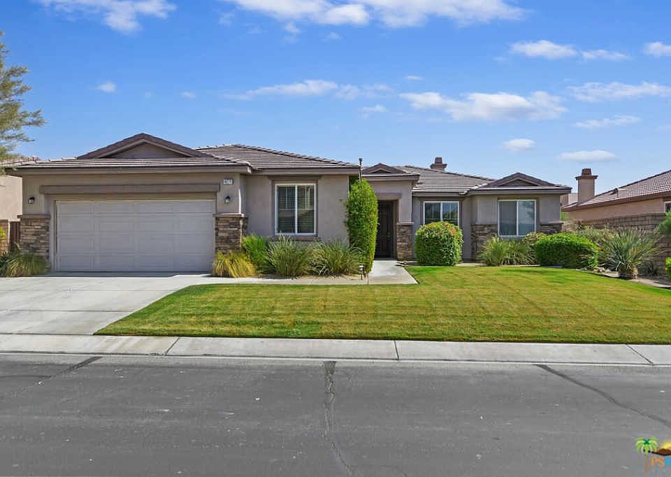 1st image of 40270 Catania Ct