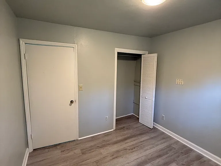 5609 Hollytree Dr — Photo 8