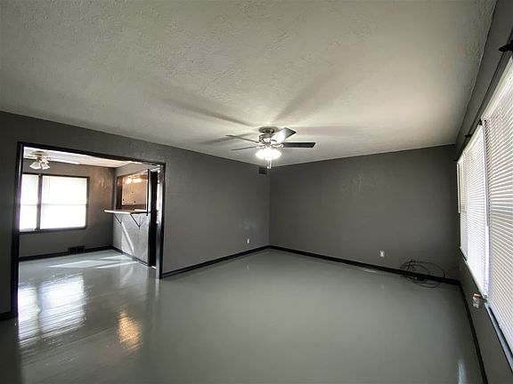 5th image of 3604 NW Kinyon Ave