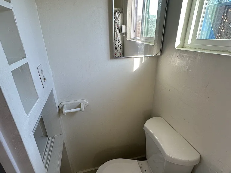 934 Clark St #B — Photo 8
