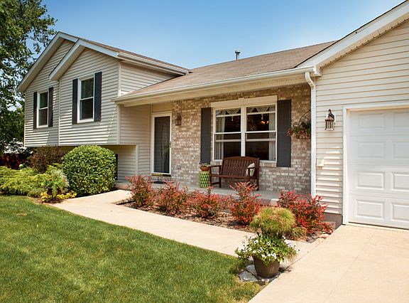 2nd image of 706 Linda Ln