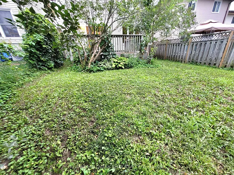 30 Orwell Cres — Photo 14