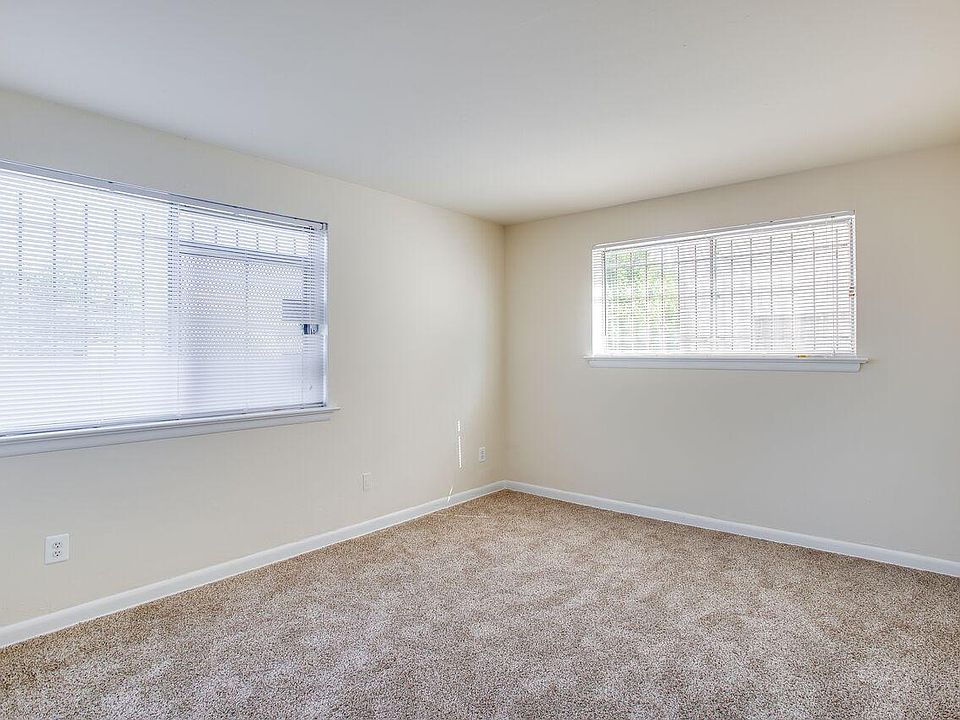 2nd image of 5124 Astor Pl SE APT 103