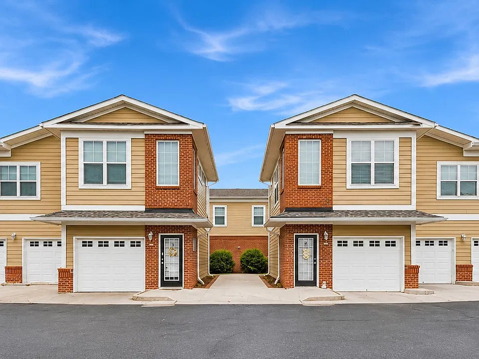 2203 Regency Ct