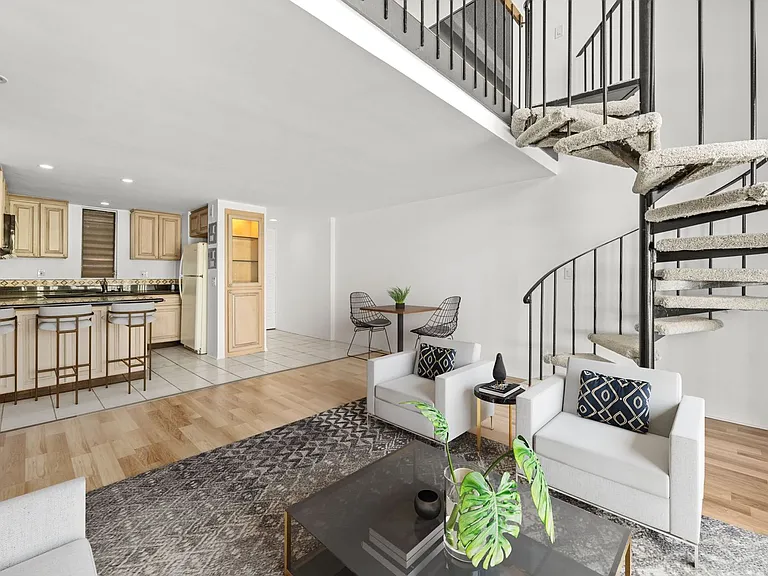 5951 Canterbury Dr #22 — Photo 2