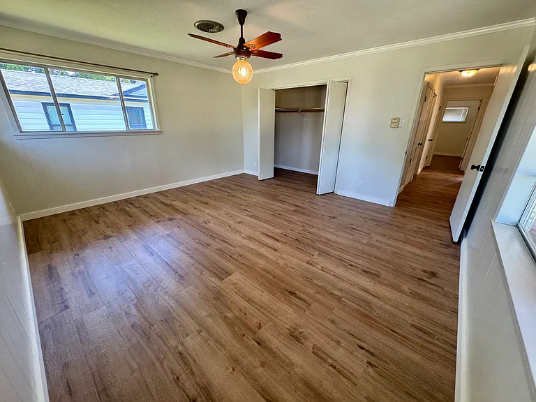 910 S Harrison St — Photo 19