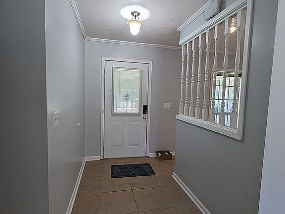 3rd image of 203 Edgewood Dr