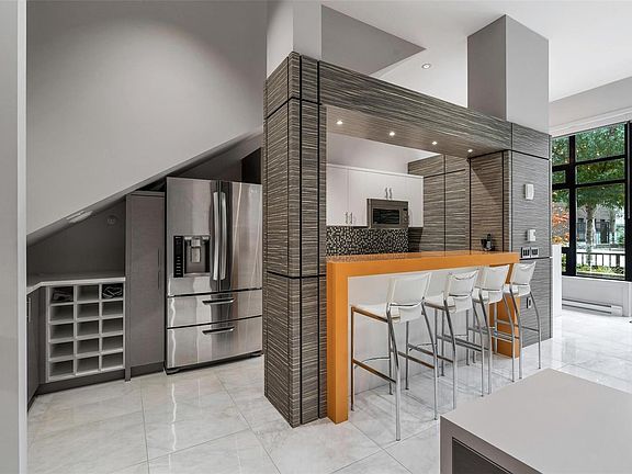 5th image of 834 Johnson St #2