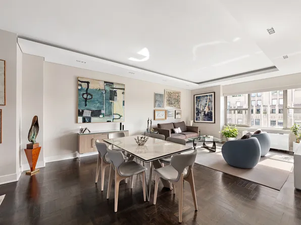2 Fifth Avenue image 1 of 13