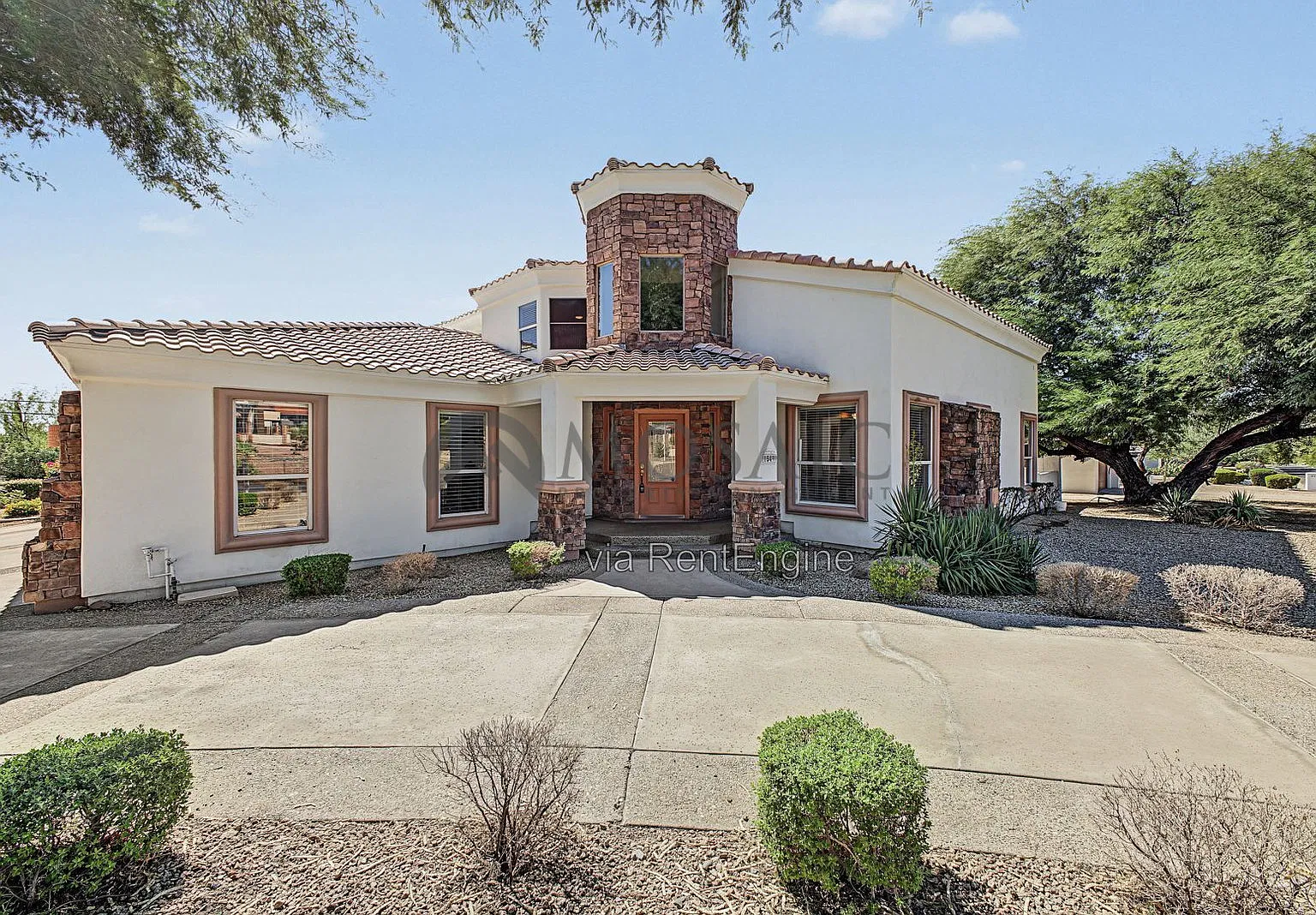 3 bed, 3.5 bath, 2820 sqft, $4,995 — Photo 3