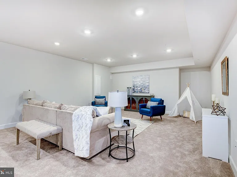 6547 Clubhouse Dr — Photo 75