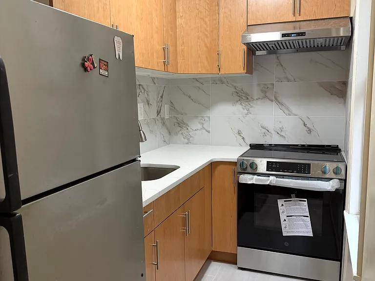 52-21 Roosevelt Ave #2R — Photo 1