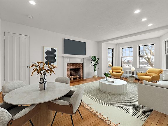 4th image of 992 Memorial Dr APT 106