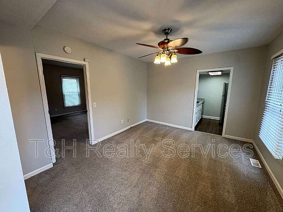 3rd image of 751 N Rangeline Rd APT 2