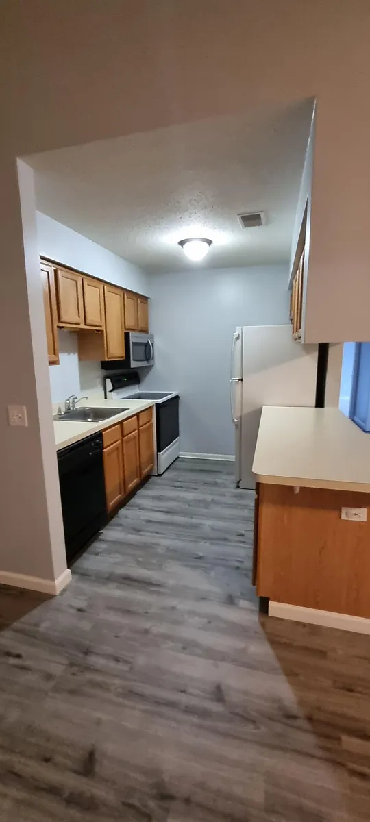 Building Photo - 2658 Stadium View Dr #8