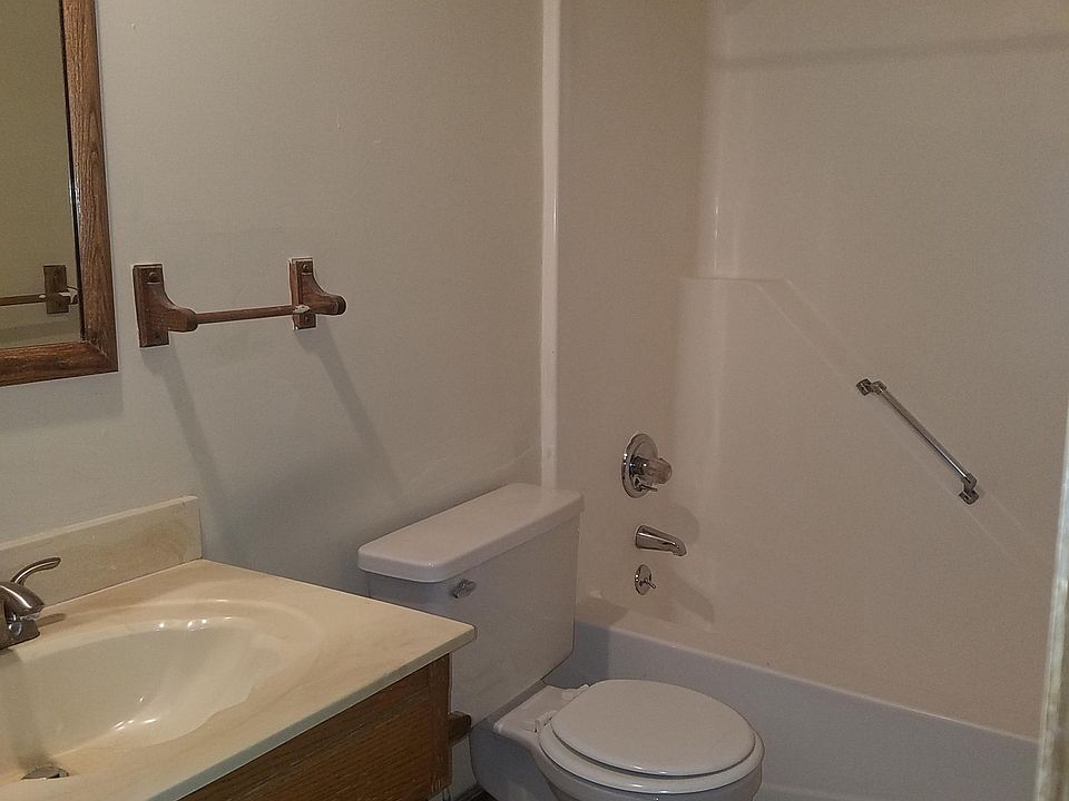 1st image of 9568 W 87th St