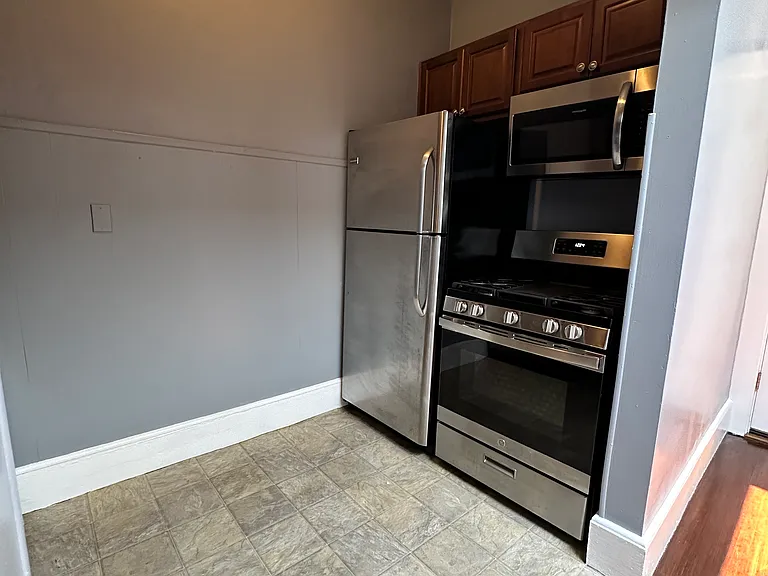 100 Cabot St #7 — Photo 3