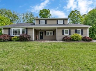 11 Manchester Dr, Hanover Twp., NJ 07981