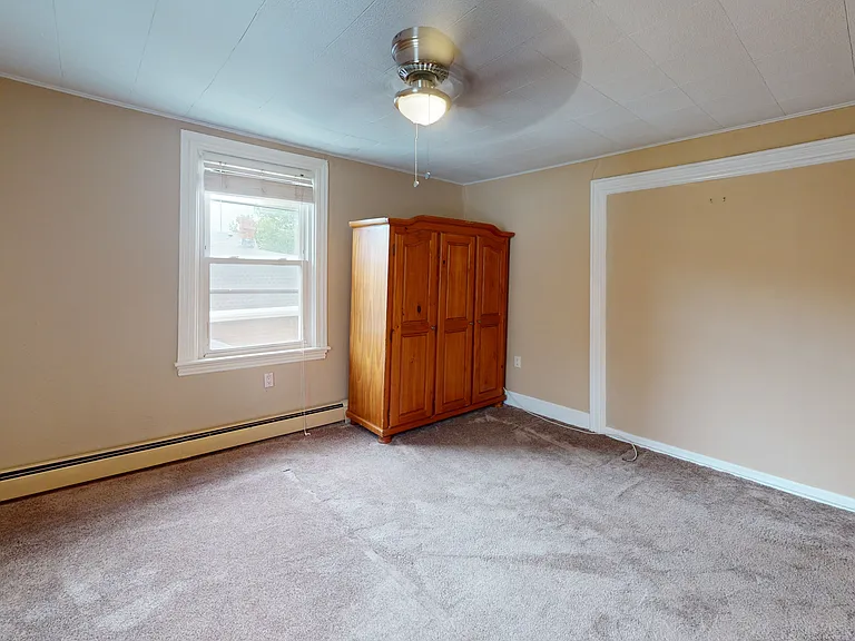 49-51 Glenwood Rd — Photo 2