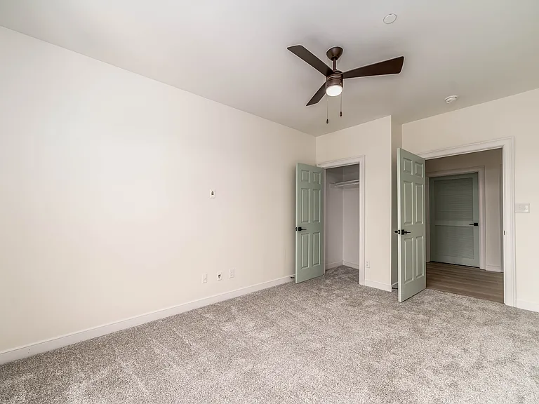 2221 Pretty Lake Ave — Photo 19