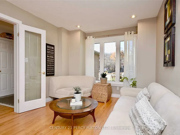 251 Livingstone St W #UPPER — Photo 3