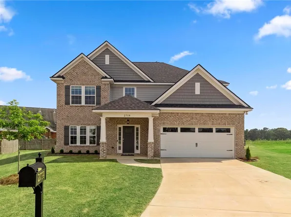2718 Golf Mill Ct, Auburn, AL 36832