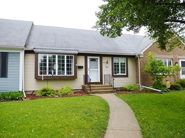 1st image of 63 Garden Dr