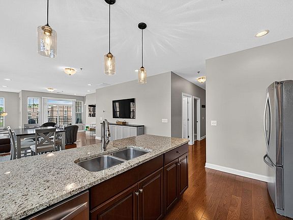 3rd image of 1219 Napoleon St #302