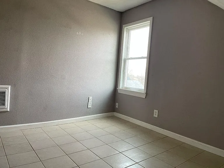 8-10 Sanford Ave #3 — Photo 10