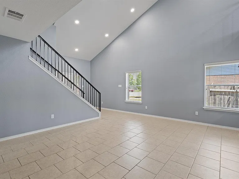 12629 James Polk St — Photo 6